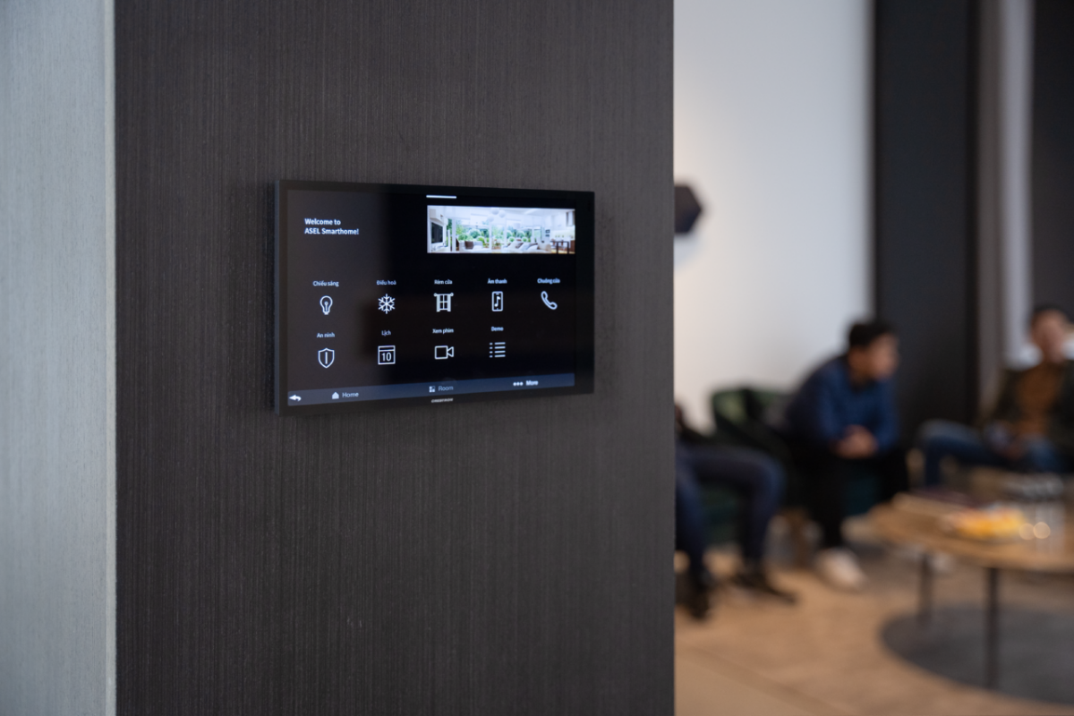 Phòng khách hiện đại với phong cách sống xanh và công nghệ Smart Home tại Việt Nam