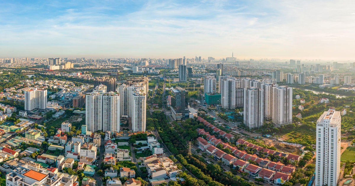 Mô hình bất động sản công nghệ với biểu tượng chuyển đổi số năm 2025