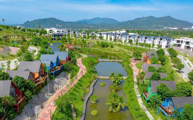 Tiềm năng bất động sản ven sông 2025 với cảnh quan hiện đại và không gian xanh mát