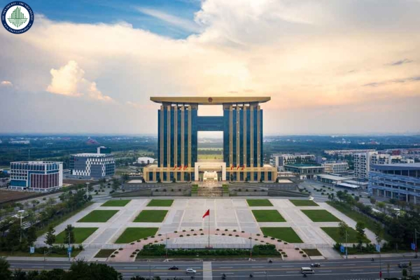 Hình ảnh một cô gái trẻ đang ngồi thiền trong không gian yên tĩnh, thư giãn và tìm về sự bình an