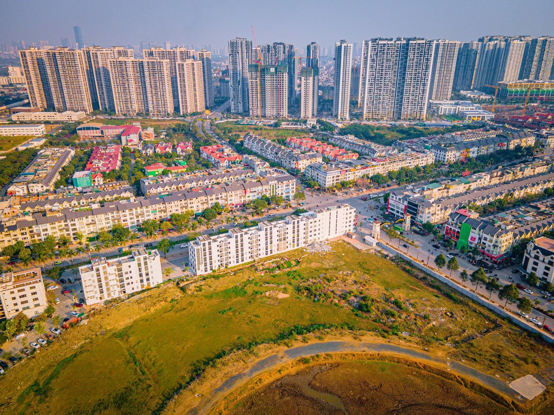 Dự báo xu hướng bất động sản 2025 tại Việt Nam với bức tranh toàn cảnh thị trường
