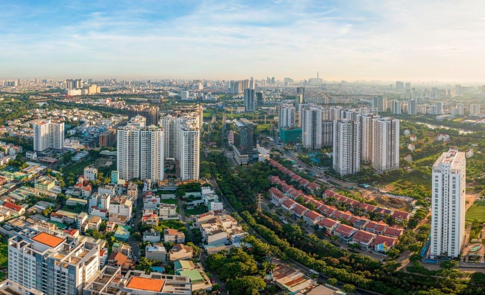 Hình ảnh minh họa chuyển đổi số trong bất động sản năm 2025 với công nghệ số hóa và phát triển bền vững
