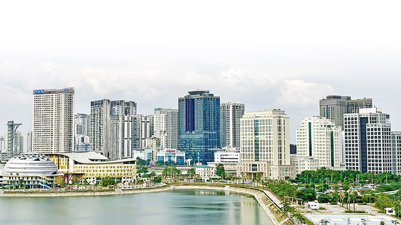 Mô hình bất động sản linh hoạt tại Việt Nam năm 2025 với tòa nhà hiện đại và không gian làm việc sáng tạo