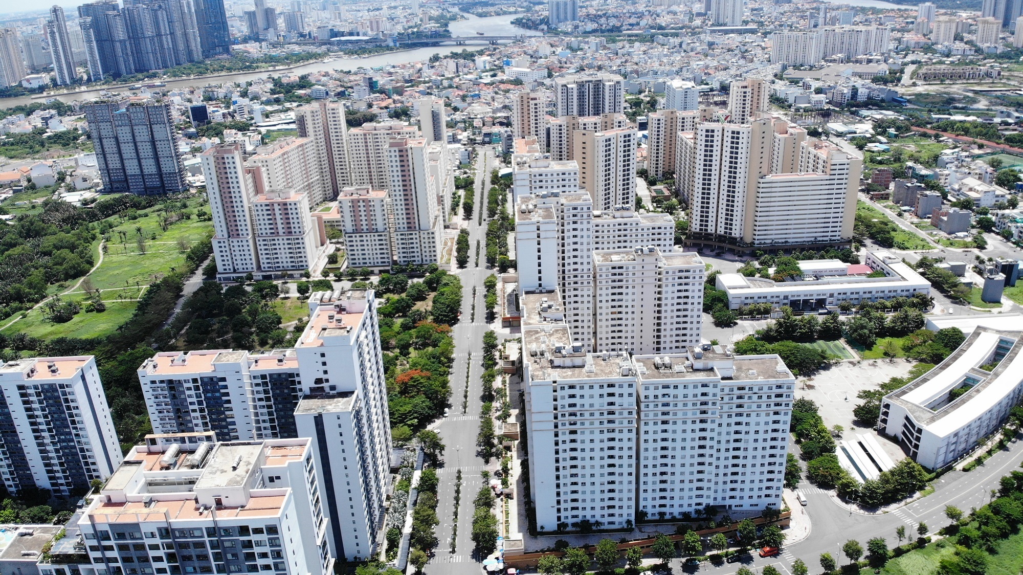 Hình ảnh chụp từ camera DJI minh họa chuyển đổi số trong quản lý dự án bất động sản