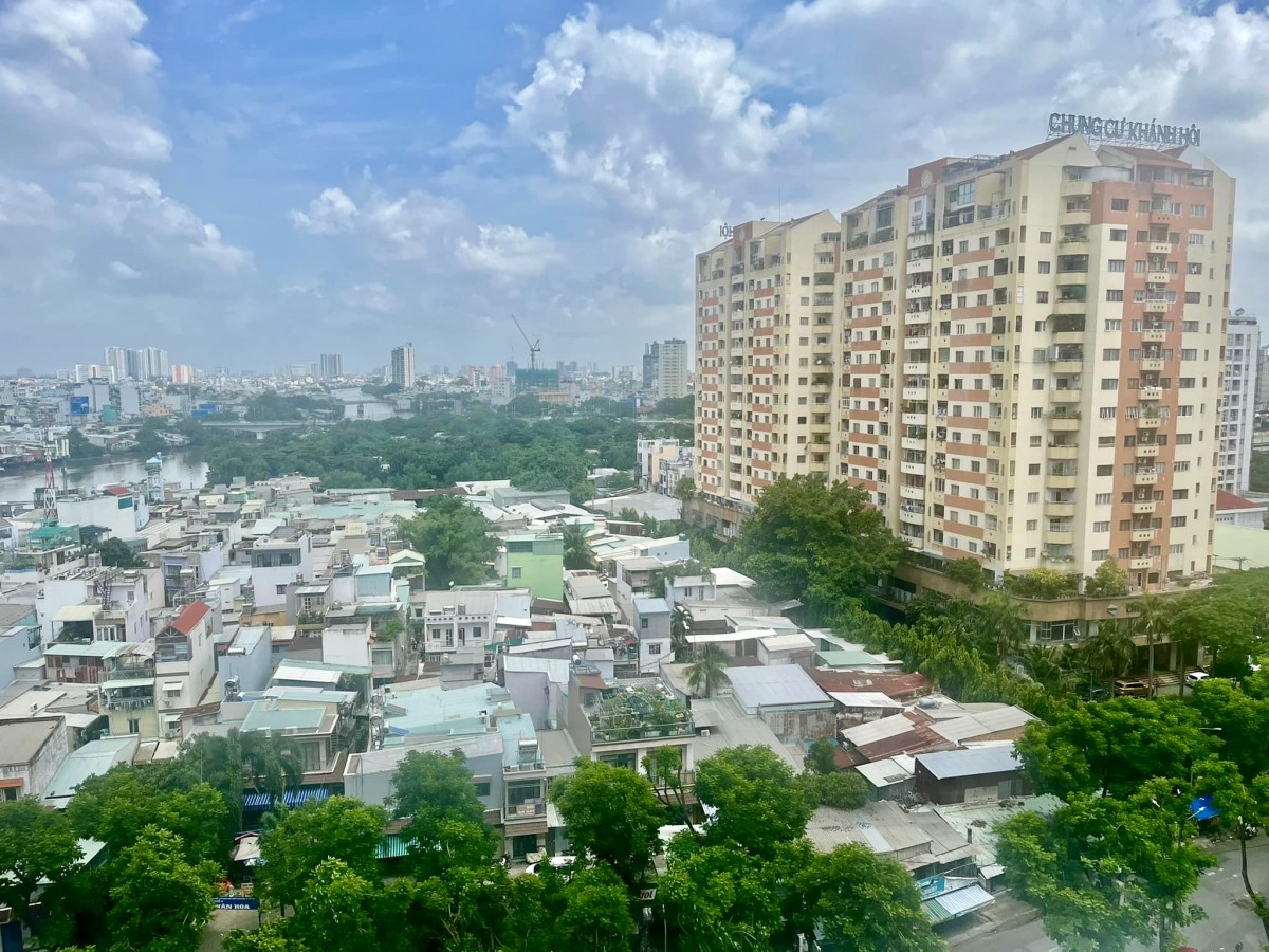 Đầu tư bất động sản Việt Nam 2025 với đất nền ven đô, khu nghỉ dưỡng và chung cư cao cấp