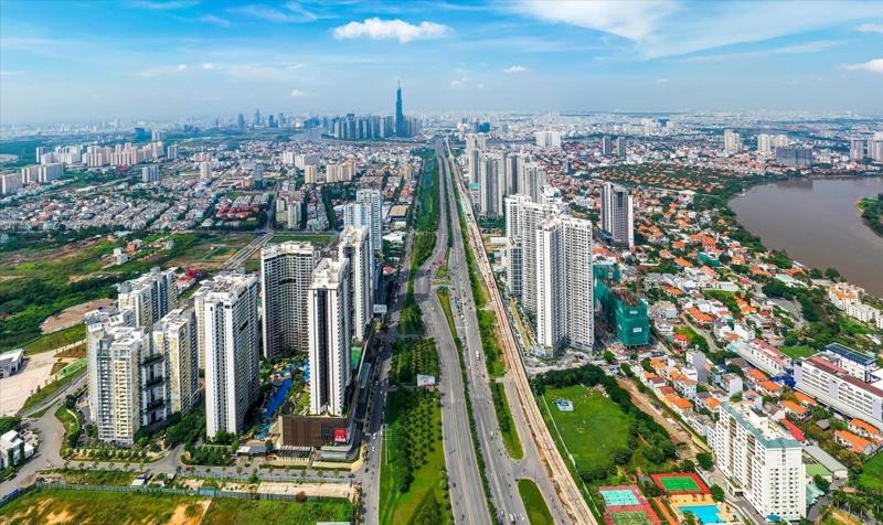 Mô hình bất động sản linh hoạt tại Việt Nam năm 2025 với các toà nhà hiện đại và không gian làm việc đa năng