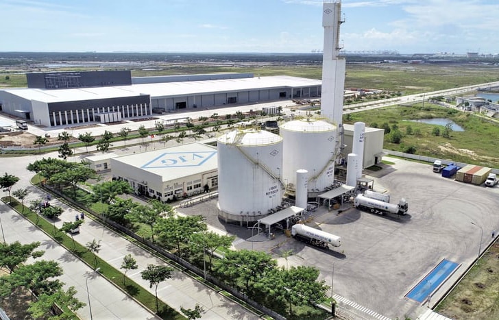 Khu công nghiệp ven biển phát triển hiện đại tại Việt Nam năm 2025